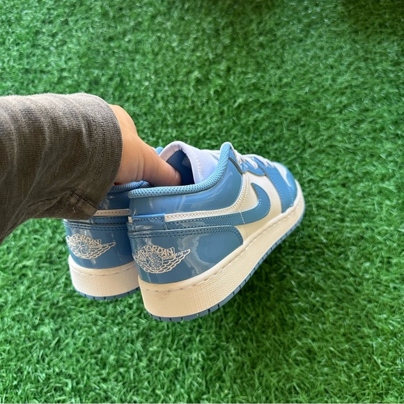 Nike Air Jordan 1 Low Se White / Legend Blue - Picture 8 of 16